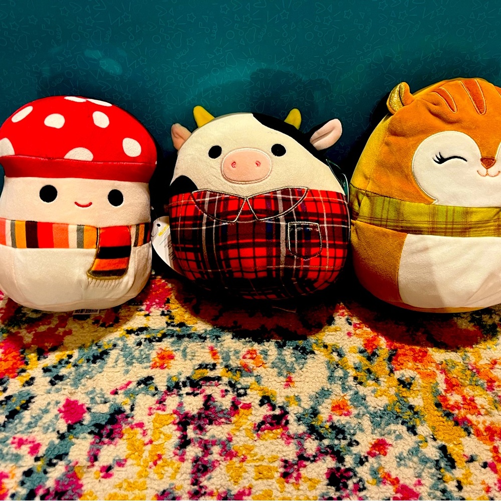 3 fall Squishmallows!